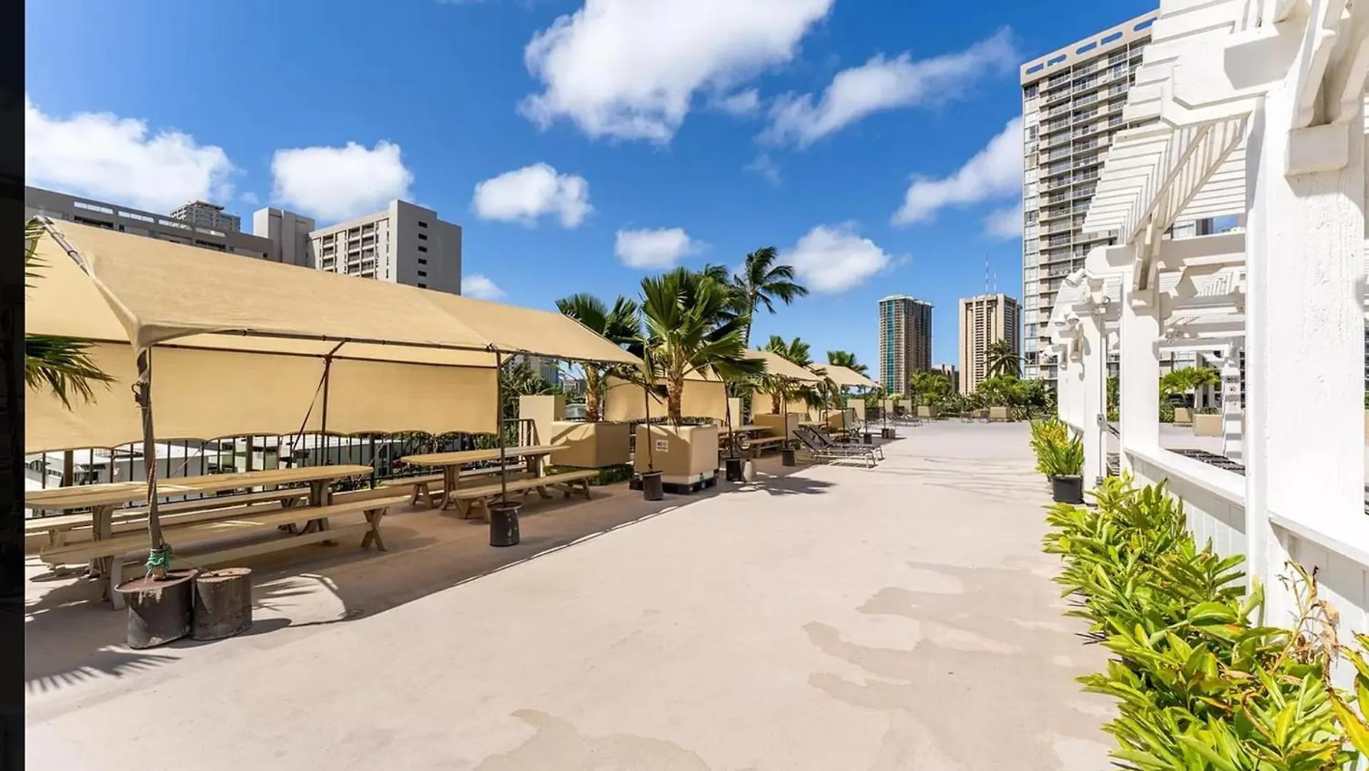 Hawaii Movie Studio Waikikiseaside4Person Honolulu